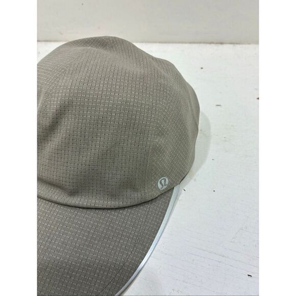 Lululemon NWT F and Free Run Hat Woven Air in Warm Ash Gray Size S/M main image 7